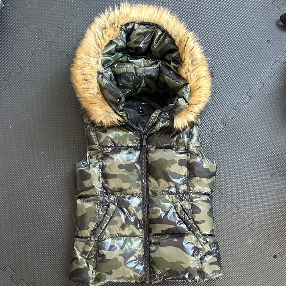 AQUA Camouflage Vest With Removable Hood